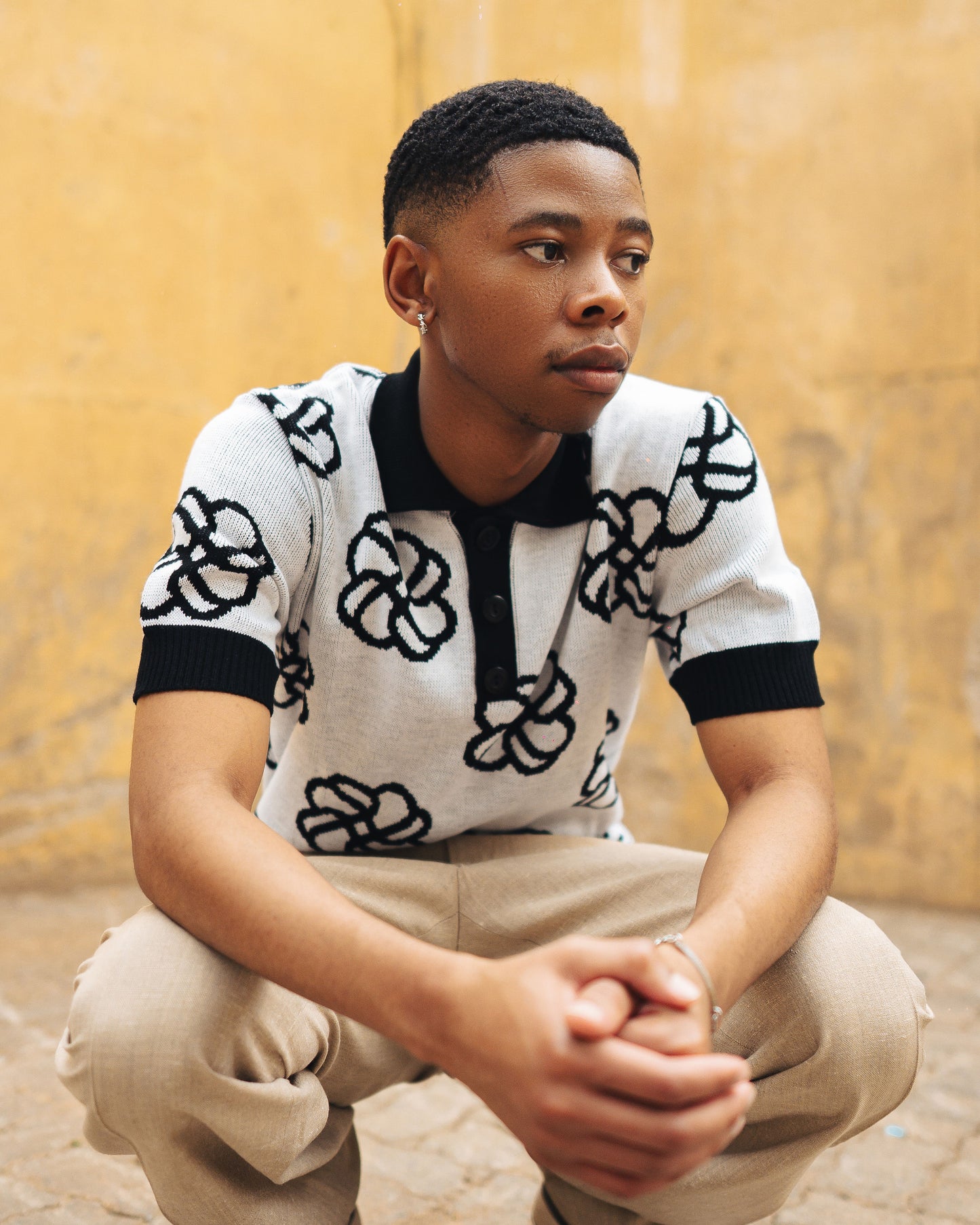 Golf shirt white black