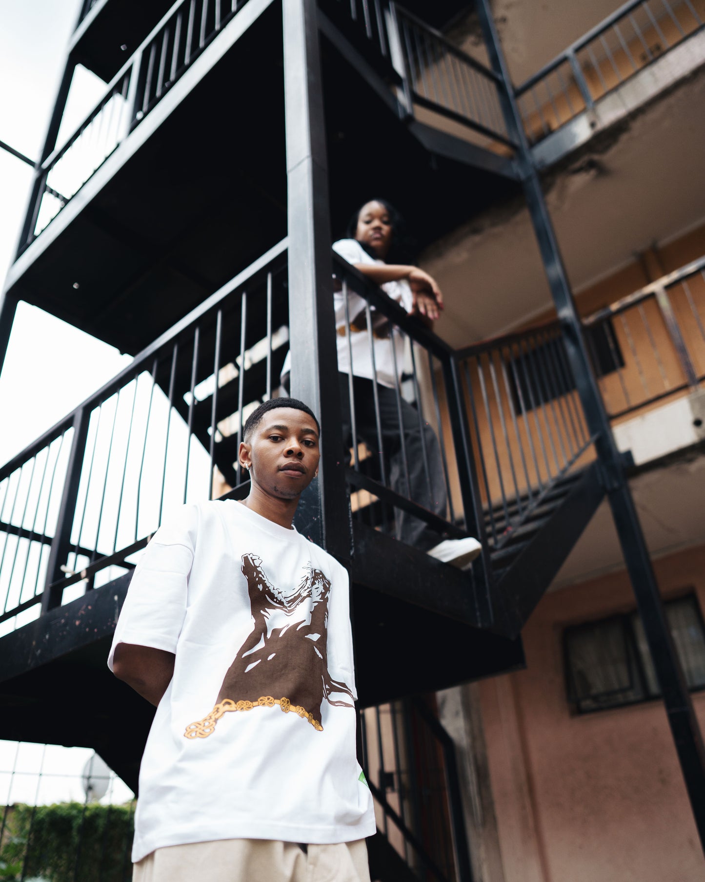 1.FLOWER CLUB DOG CHAIN TEE